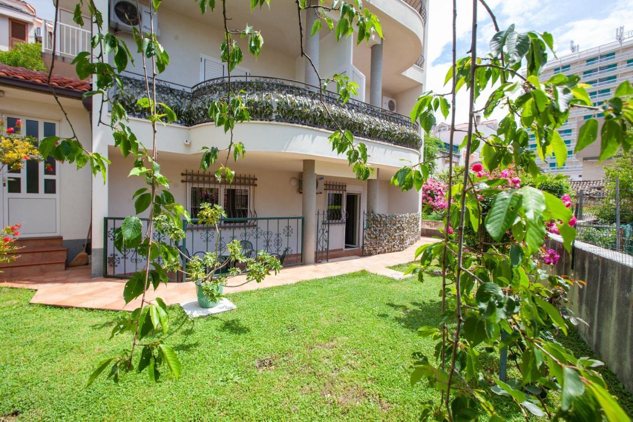 Apartments Cvjetni Dvori Makarska Eksteriør billede