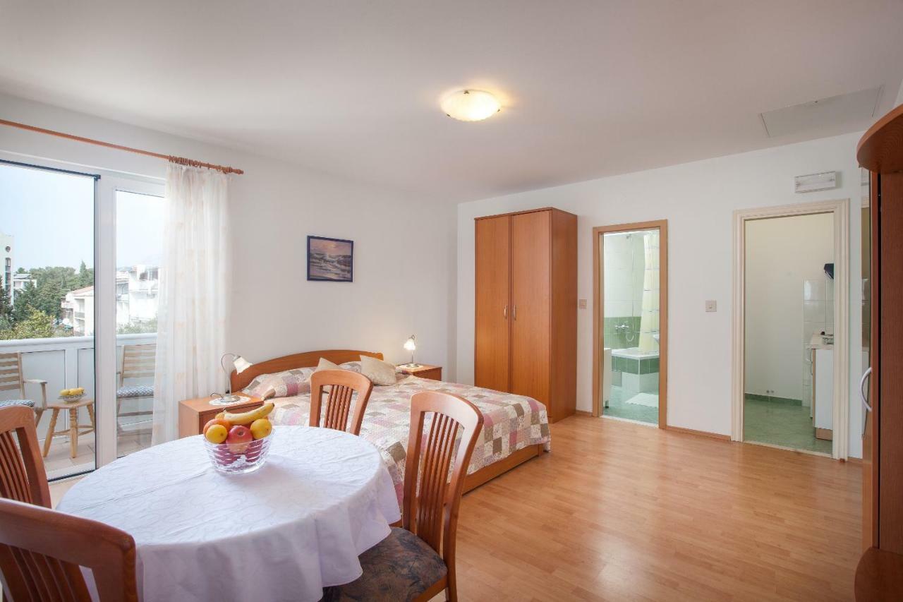 Apartments Cvjetni Dvori Makarska Eksteriør billede