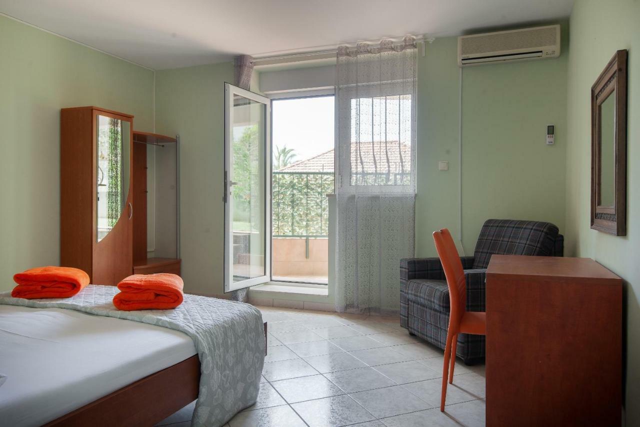 Apartments Cvjetni Dvori Makarska Eksteriør billede