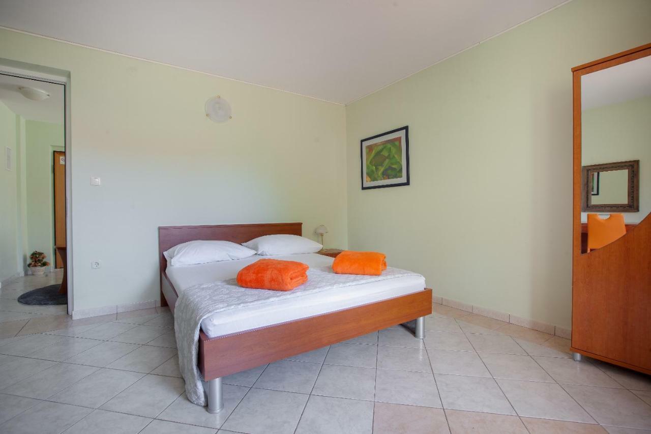 Apartments Cvjetni Dvori Makarska Eksteriør billede