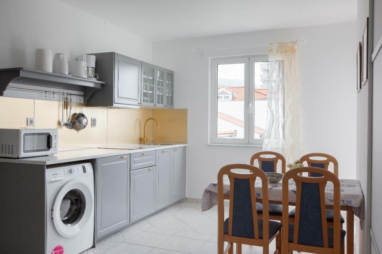 Apartments Cvjetni Dvori Makarska Eksteriør billede